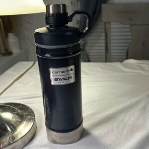 Stanley x Carhartt Stainless Bottle 21oz Navy Blue Rare!